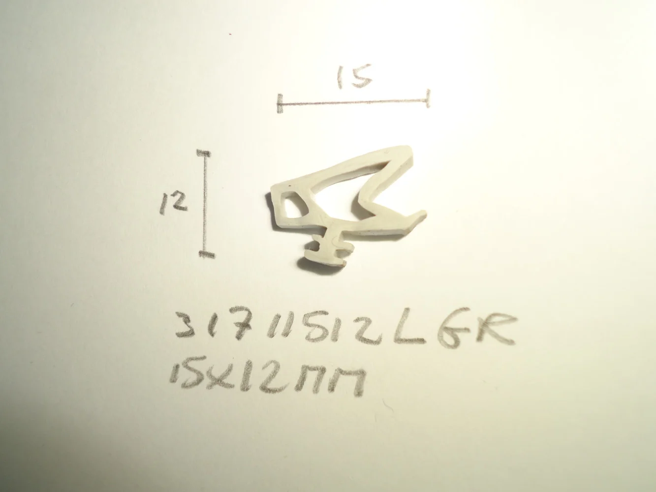Kozijnprofiel 15x12mm licht grijs - Dsc03641 - 31711512LGR