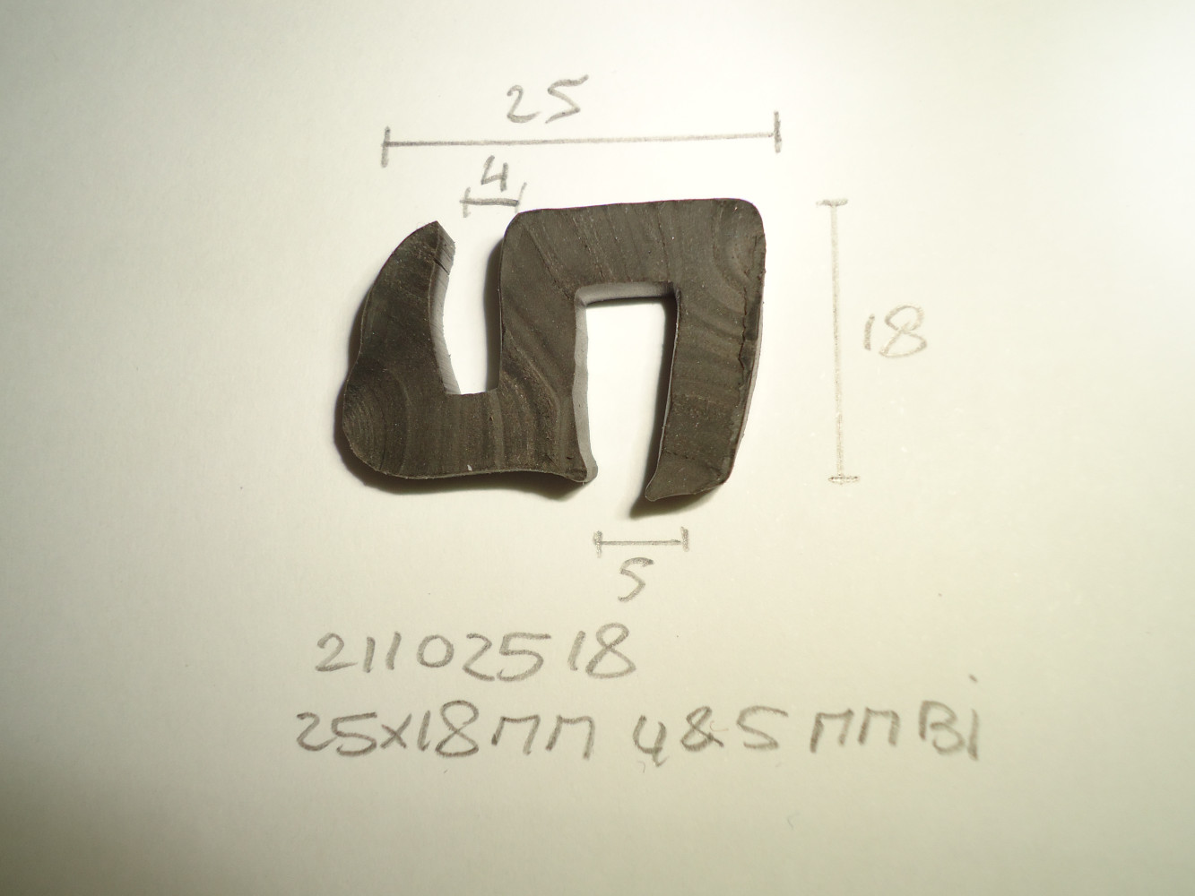 Raamrubber 25x18mm - Dsc03687 - 21102518