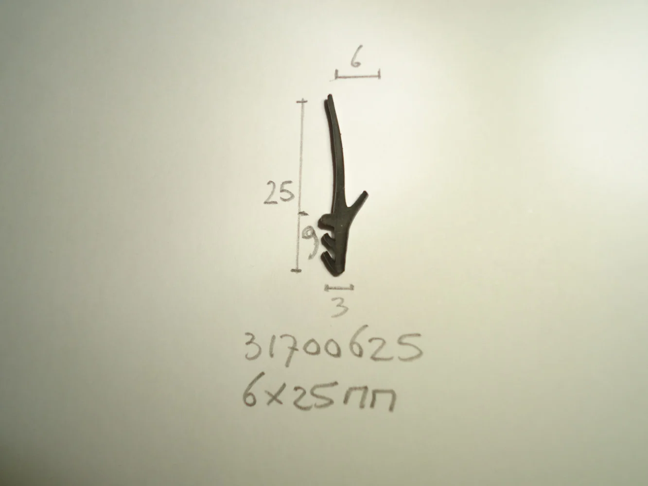 Indrukrubber 6x25mm - Dsc04337 - 31700625