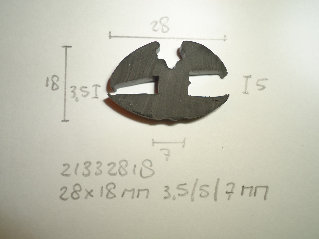 Raamrubber 28x18mm 3.5/5/7mm - Dsc05275 - 21332818