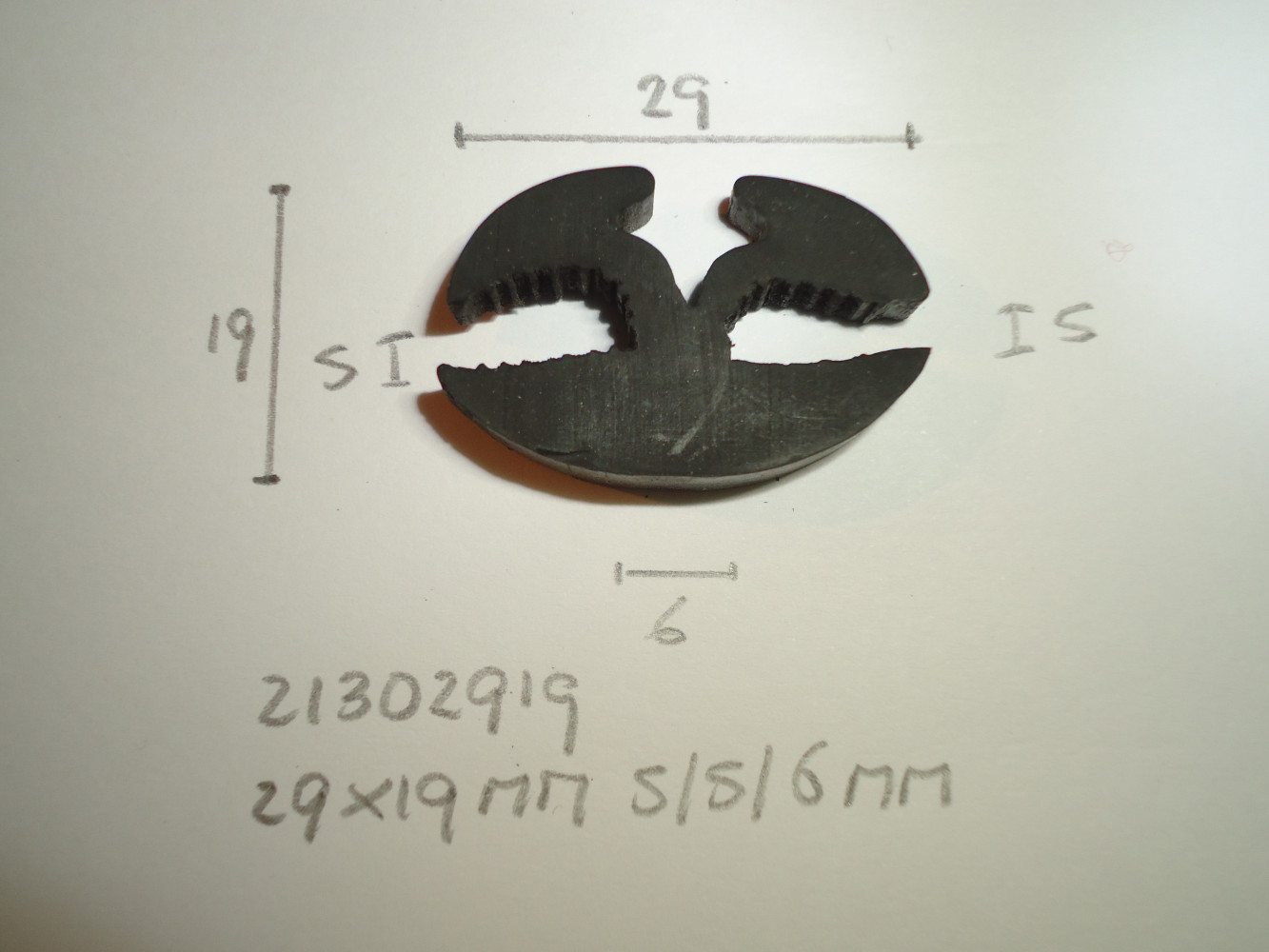 Raamrubber 29x19mm 5/5/6mm - Dsc05300 - 21302919
