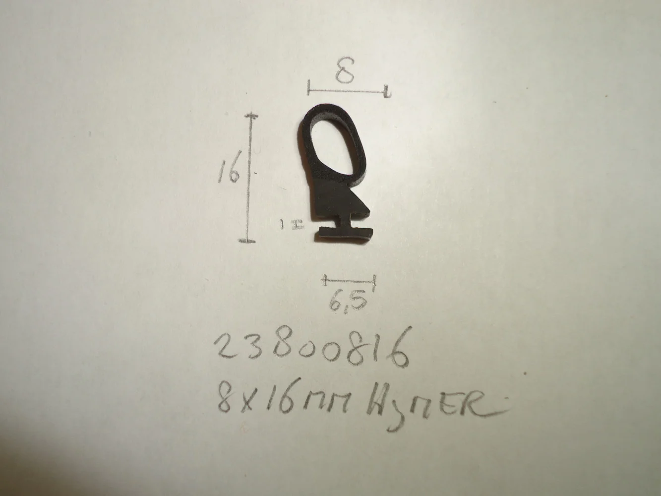 Afwerkrubber 8x16mm voetje 6.5mm - Dsc06119 - 23800816