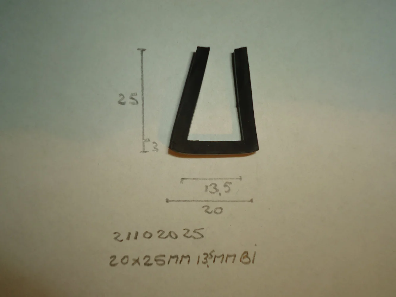 U- profiel 20x25mm 13.5mm bi - Dsc06623 - 21102025