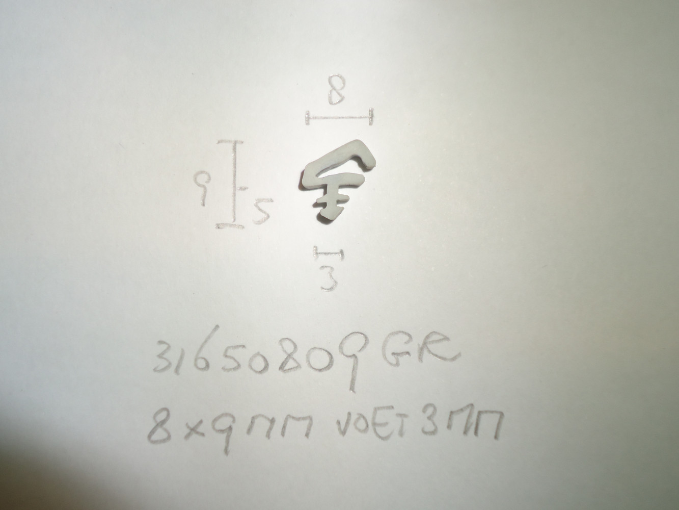 Kozijnprofiel 8x9mm voet 3mm - Dsc06944 - 31650809GR