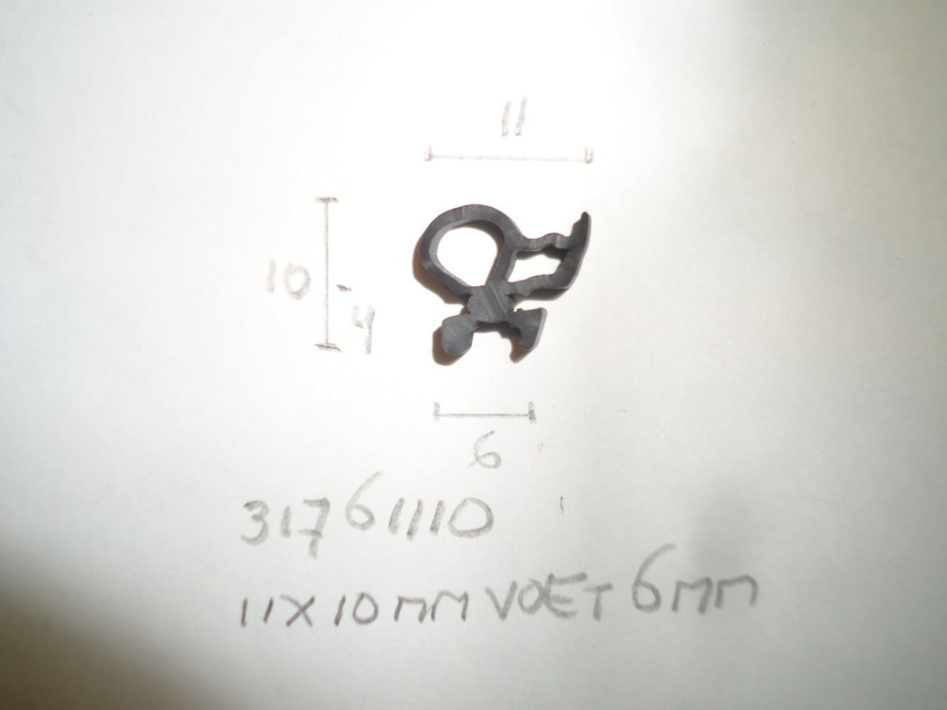 Kozijnrubber 11x10mm voet 6mm - Dsc07053 - 31761110