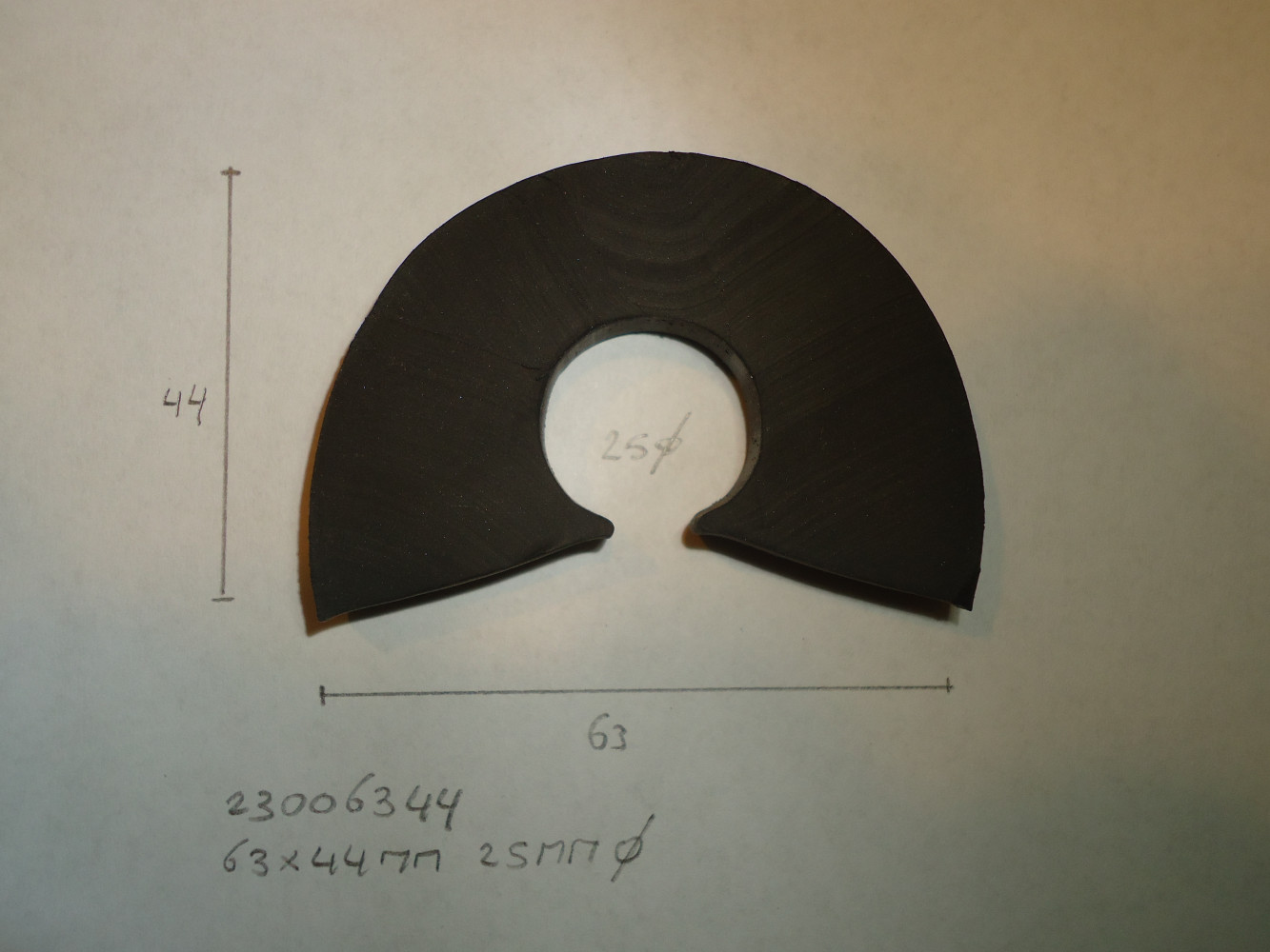 Bootrubber 63x44mm 25mm&Oslash; - Dsc07372 - 23006344