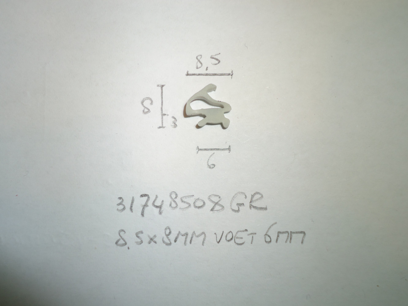 Kozijnprofiel 8.5x8mm voet 6mm - Dsc07403 - 31748508GR