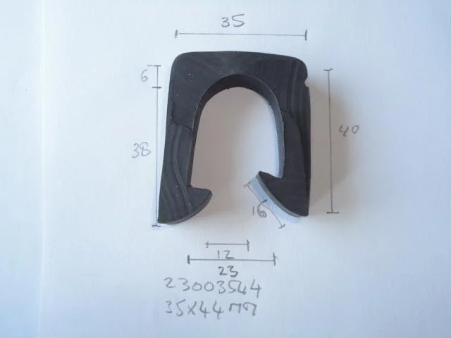 Bootrubber stootrand 35x44mm - Dsc07770 - 23003544