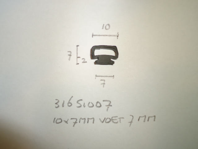 Kozijnrubber 10x7mm voet 7mm - Dsc08122 - 31651007