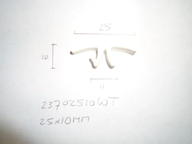 Stootrand 25x10mm - Dsc08147 1 - 23702510WT