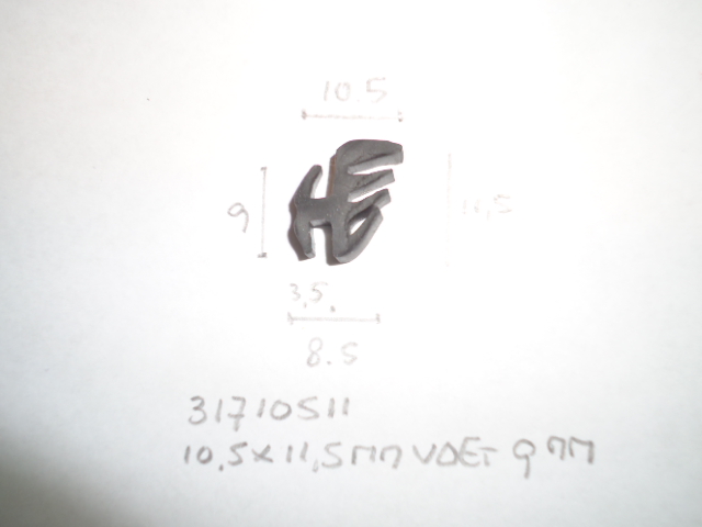 Kozijnrubber 10.5x11.5mm voet 9mm - Dsc08226 - 31710511