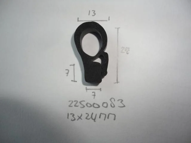 Kofferklep rubber 13x24mm - Dsc08276 - 22500083