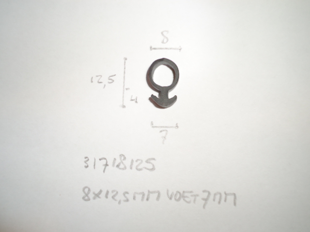 Kozijnrubber 8x12.5mm voet 7mm - Dsc08445 - 31718125