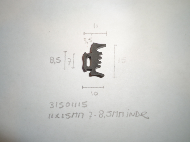 Kozijnrubber 11x15mm 7- 8.5mm indr - Dsc08843 1 - 31501115