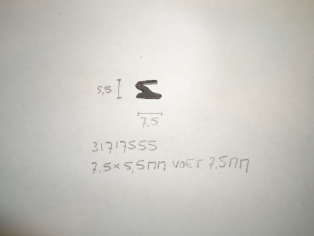 Kozijnrubber 7.5x5.5mm voet 7.5mm - Dsc09000 - 31717555